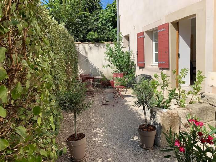 Les Cigales Villa LʼIsle-sur-la-Sorgue Buitenkant foto
